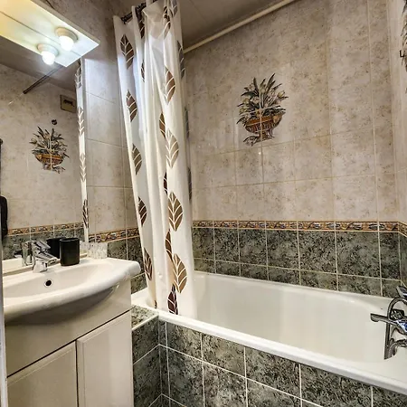 Pour 5 Personnes Avec Balcon